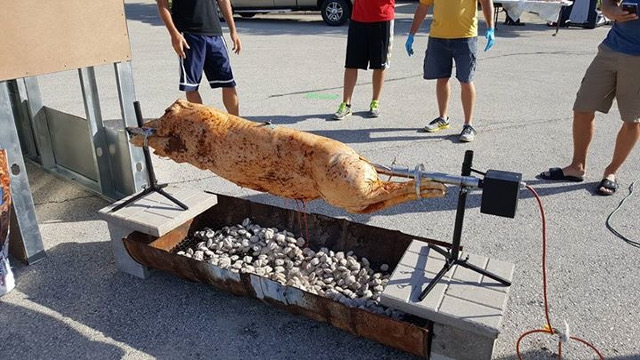 R-Grill Whole Pig Roasting on XXL Spit Rotisserie
